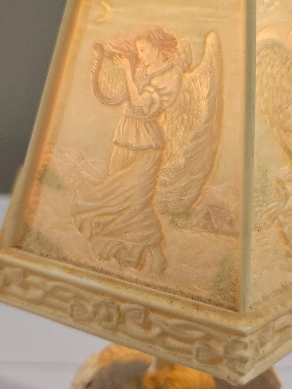 Vintage Guardian Angel Watching Over Children Table Lamp in Cream and Brown.